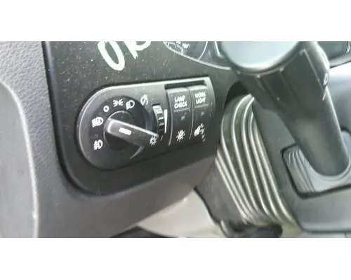 INTERNATIONAL LT HEADLAMP SWITCH