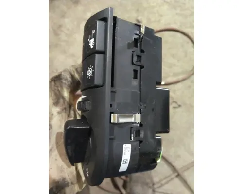 INTERNATIONAL LT HEADLAMP SWITCH