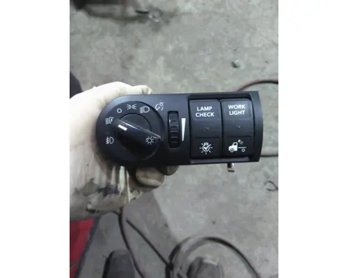 INTERNATIONAL LT HEADLAMP SWITCH