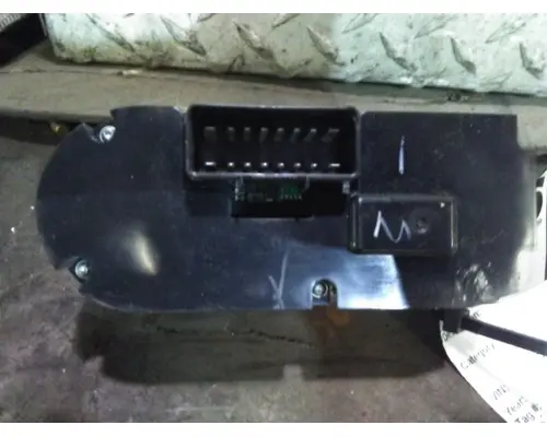 INTERNATIONAL LT HEADLAMP SWITCH