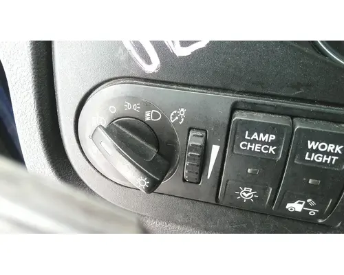 INTERNATIONAL LT HEADLAMP SWITCH