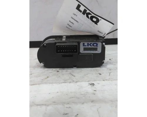 INTERNATIONAL LT HEADLAMP SWITCH