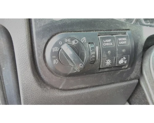 INTERNATIONAL LT HEADLAMP SWITCH