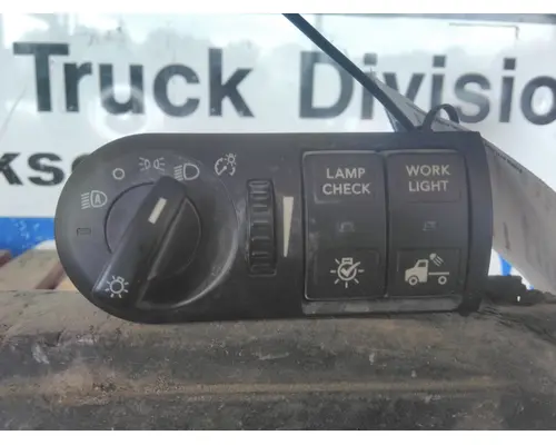 INTERNATIONAL LT HEADLAMP SWITCH