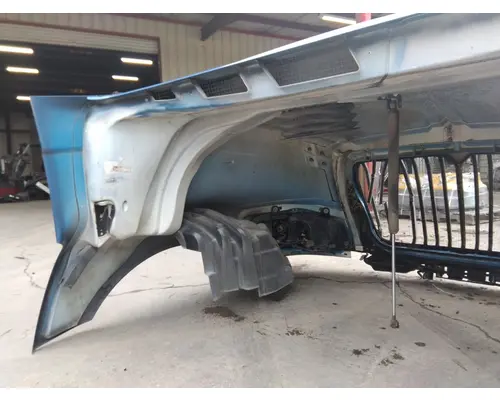 INTERNATIONAL LT HOOD