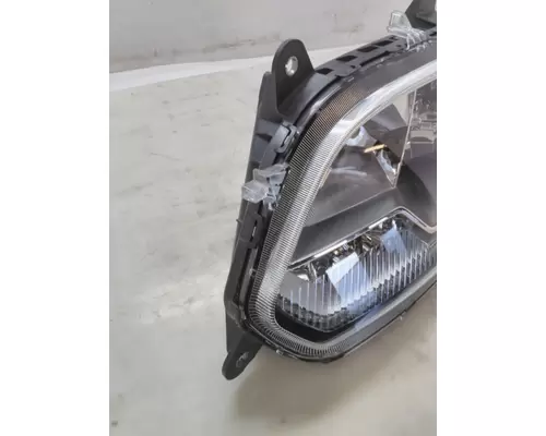 INTERNATIONAL LT Headlamp Assembly