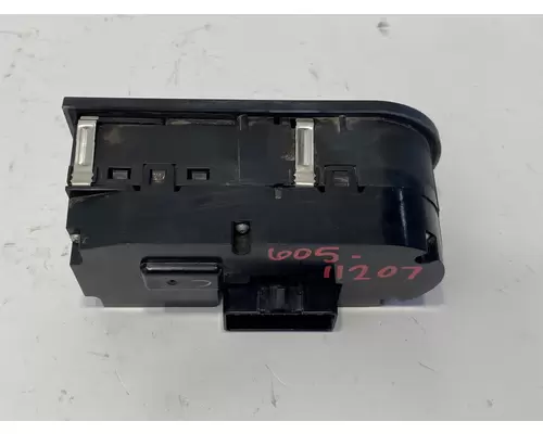 INTERNATIONAL LT Headlight Switch