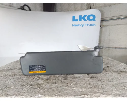 INTERNATIONAL LT INTERIOR SUN VISOR