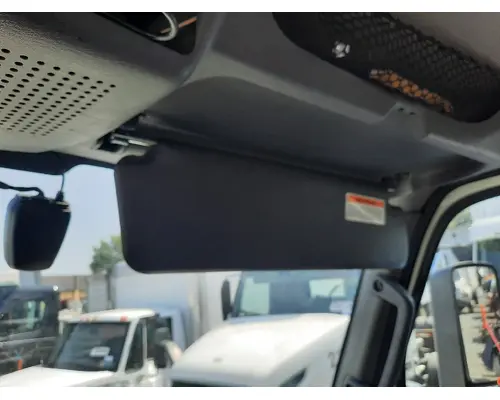INTERNATIONAL LT INTERIOR SUN VISOR