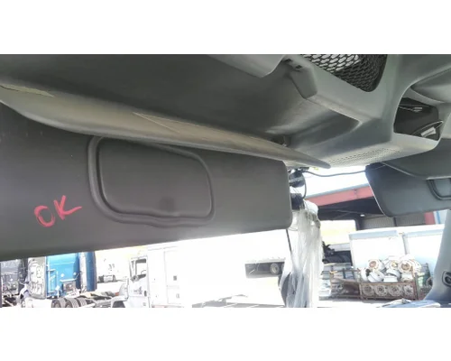INTERNATIONAL LT INTERIOR SUN VISOR