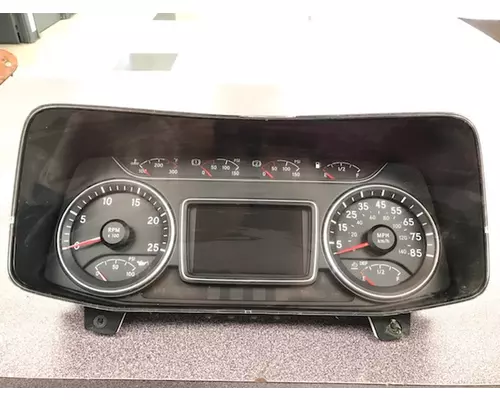 INTERNATIONAL LT Instrument Cluster