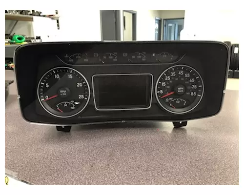 INTERNATIONAL LT Instrument Cluster