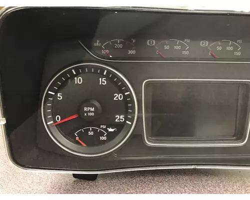INTERNATIONAL LT Instrument Cluster