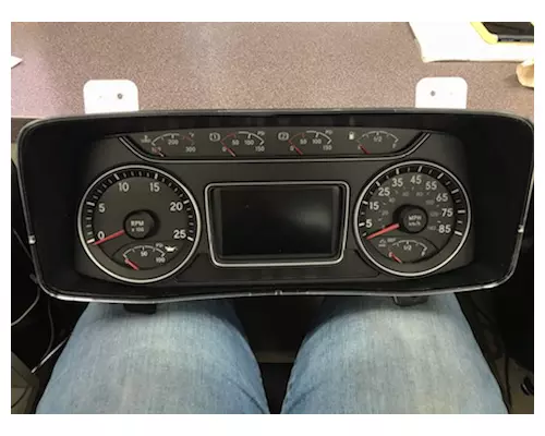 INTERNATIONAL LT Instrument Cluster