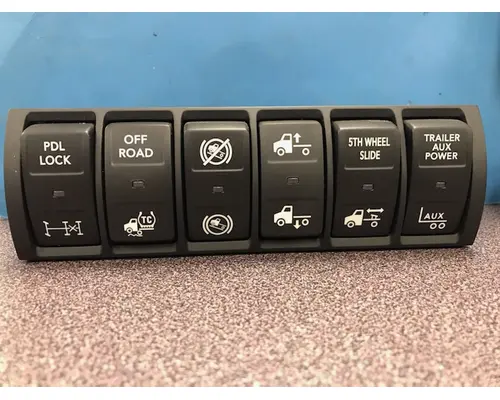 INTERNATIONAL LT Instrument Cluster