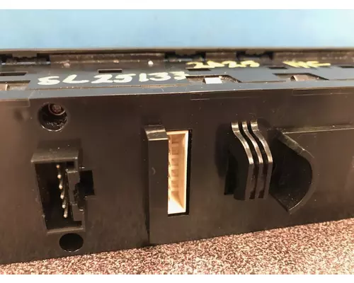 INTERNATIONAL LT Instrument Cluster