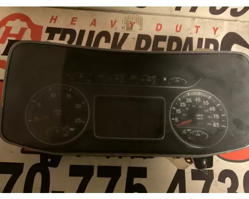 INTERNATIONAL LT Instrument Cluster