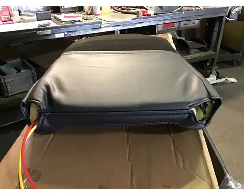 INTERNATIONAL LT Interior Parts, Misc.