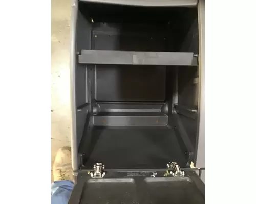 INTERNATIONAL LT Interior Parts, Misc.