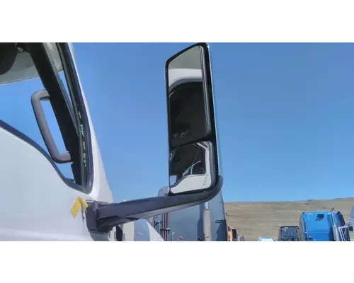 INTERNATIONAL LT MIRROR ASSEMBLY CABDOOR