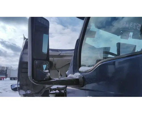 INTERNATIONAL LT MIRROR ASSEMBLY CABDOOR