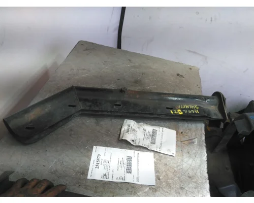 INTERNATIONAL LT MUD FLAP HANGER