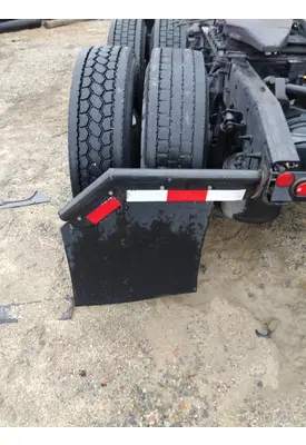 INTERNATIONAL LT MUD FLAP HANGER