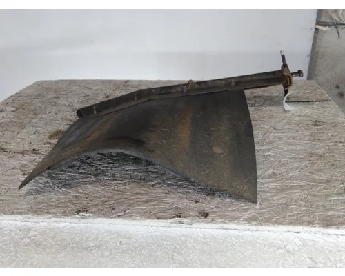 INTERNATIONAL LT MUD FLAP HANGER