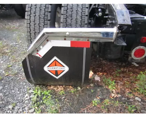INTERNATIONAL LT MUD FLAP HANGER