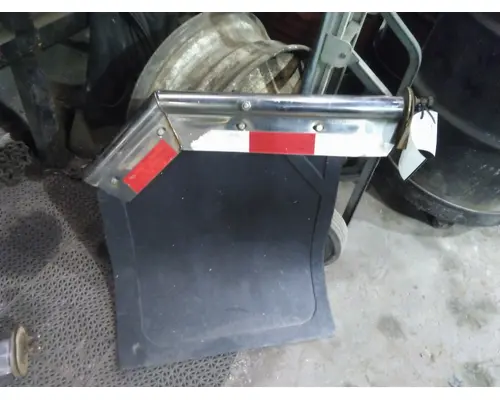 INTERNATIONAL LT MUD FLAP HANGER