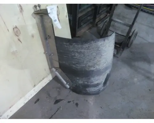 INTERNATIONAL LT MUD FLAP HANGER