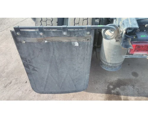 INTERNATIONAL LT MUD FLAP HANGER