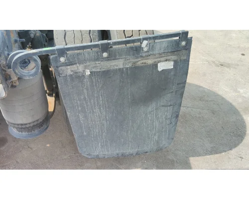 INTERNATIONAL LT MUD FLAP HANGER