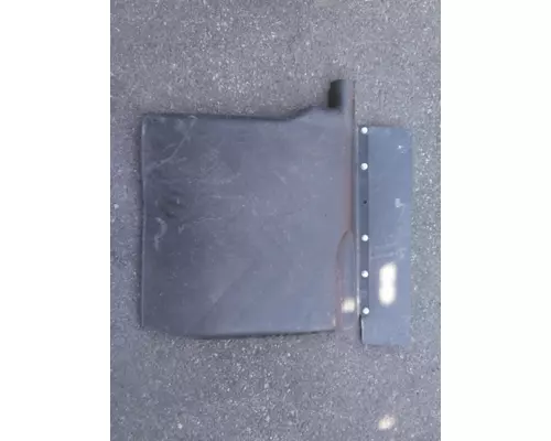INTERNATIONAL LT MUD FLAP
