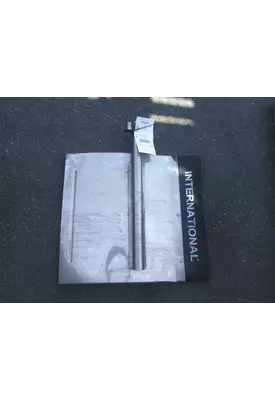 INTERNATIONAL LT MUD FLAP
