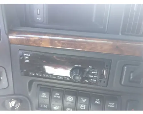 INTERNATIONAL LT RADIO AMFMBLUETOOTH