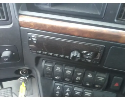 INTERNATIONAL LT RADIO AMFMBLUETOOTH