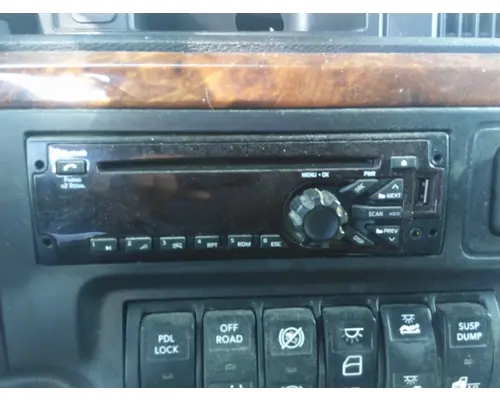 INTERNATIONAL LT RADIO AMFMBLUETOOTH
