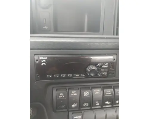 INTERNATIONAL LT RADIO AMFMBLUETOOTH