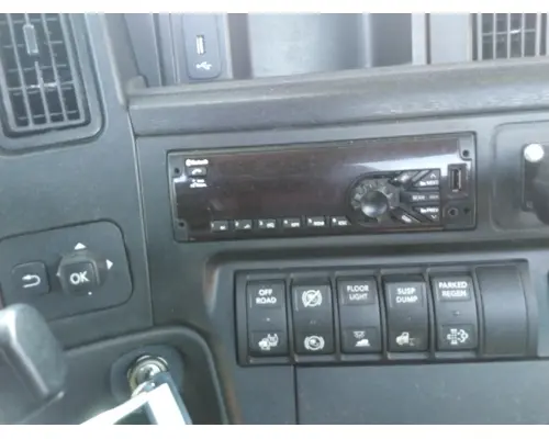 INTERNATIONAL LT RADIO AMFMBLUETOOTH