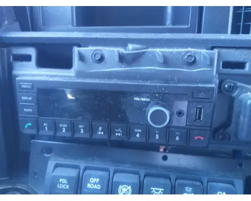 INTERNATIONAL LT RADIO AMFMBLUETOOTH