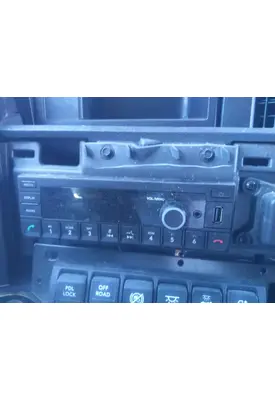 INTERNATIONAL LT RADIO AM/FM/BLUETOOTH