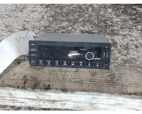 INTERNATIONAL LT RADIO AMFMBLUETOOTH