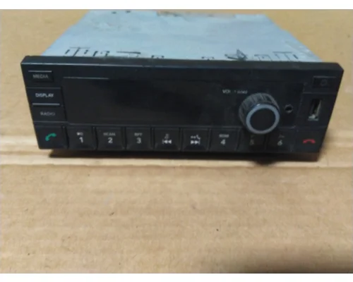 INTERNATIONAL LT RADIO AM/FM/BLUETOOTH