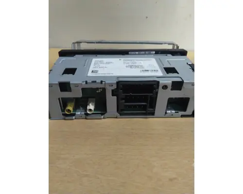 INTERNATIONAL LT RADIO AMFMBLUETOOTH