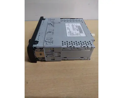 INTERNATIONAL LT RADIO AMFMBLUETOOTH