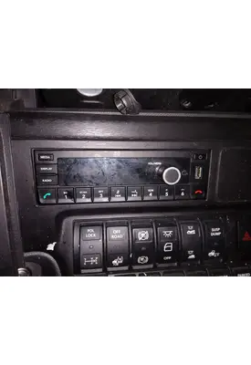 INTERNATIONAL LT RADIO AM/FM/BLUETOOTH