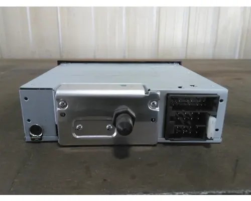 INTERNATIONAL LT RADIO AMFMBLUETOOTH