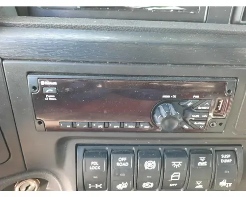 INTERNATIONAL LT RADIO AMFMBLUETOOTH