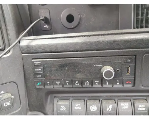 INTERNATIONAL LT RADIO AMFMBLUETOOTH